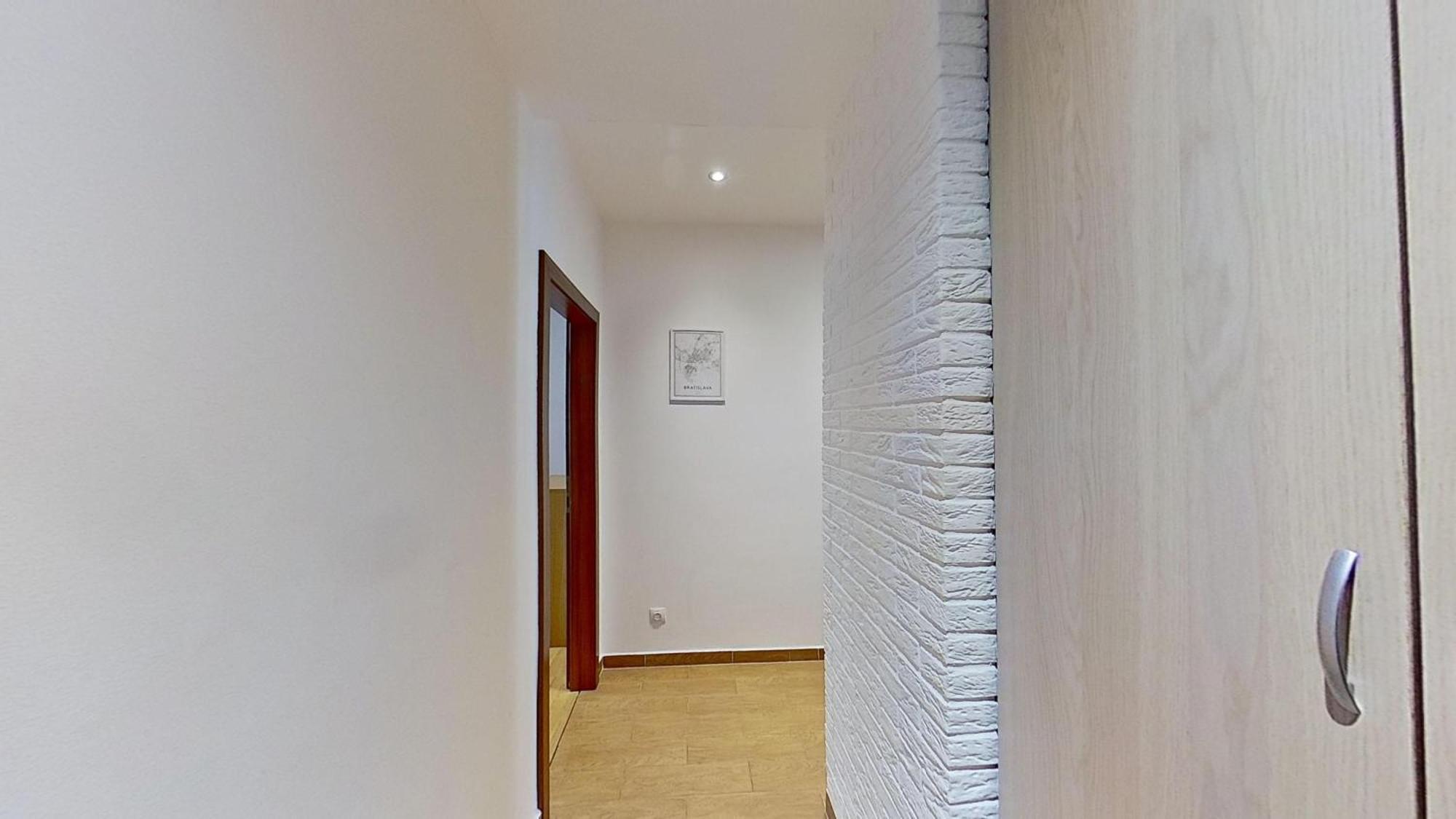 2Br Apt With Free Garage Parking, Close To The Historic Centre Bratislava Exterior foto