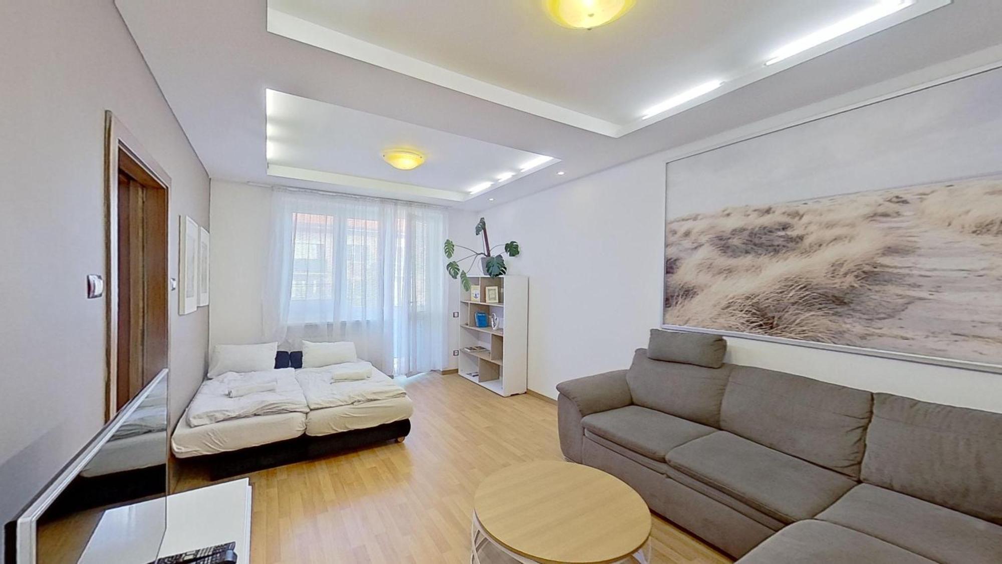2Br Apt With Free Garage Parking, Close To The Historic Centre Bratislava Exterior foto