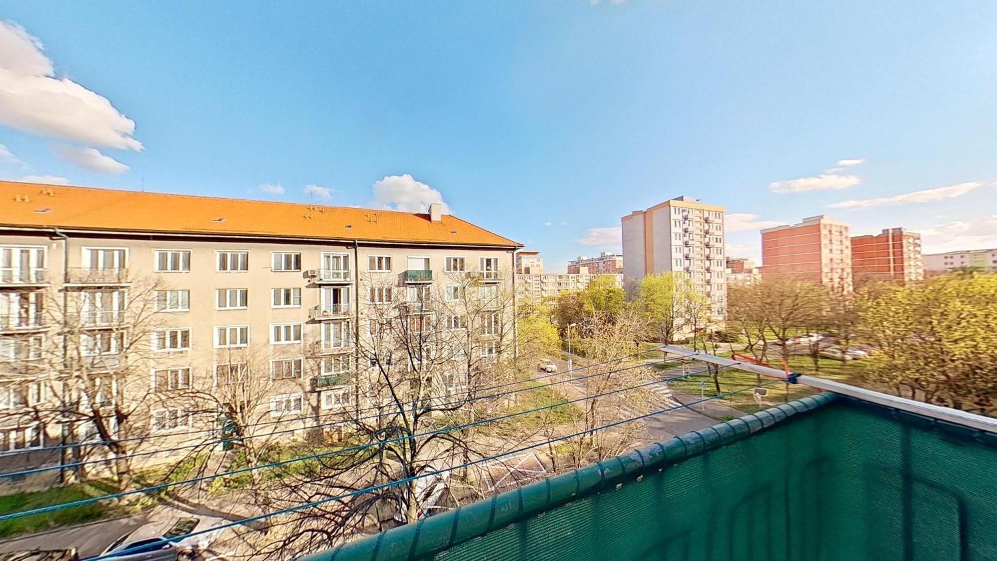 2Br Apt With Free Garage Parking, Close To The Historic Centre Bratislava Exterior foto
