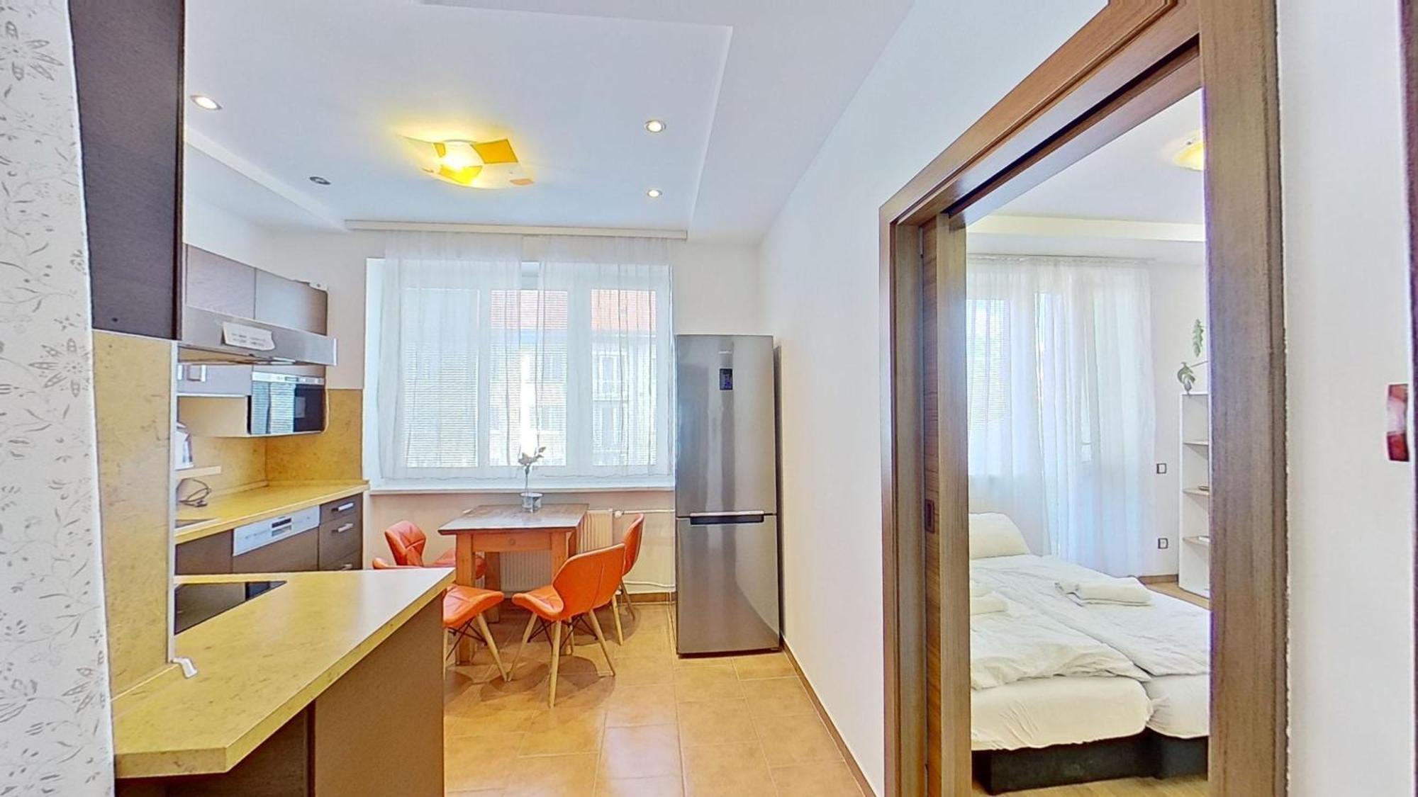 2Br Apt With Free Garage Parking, Close To The Historic Centre Bratislava Exterior foto
