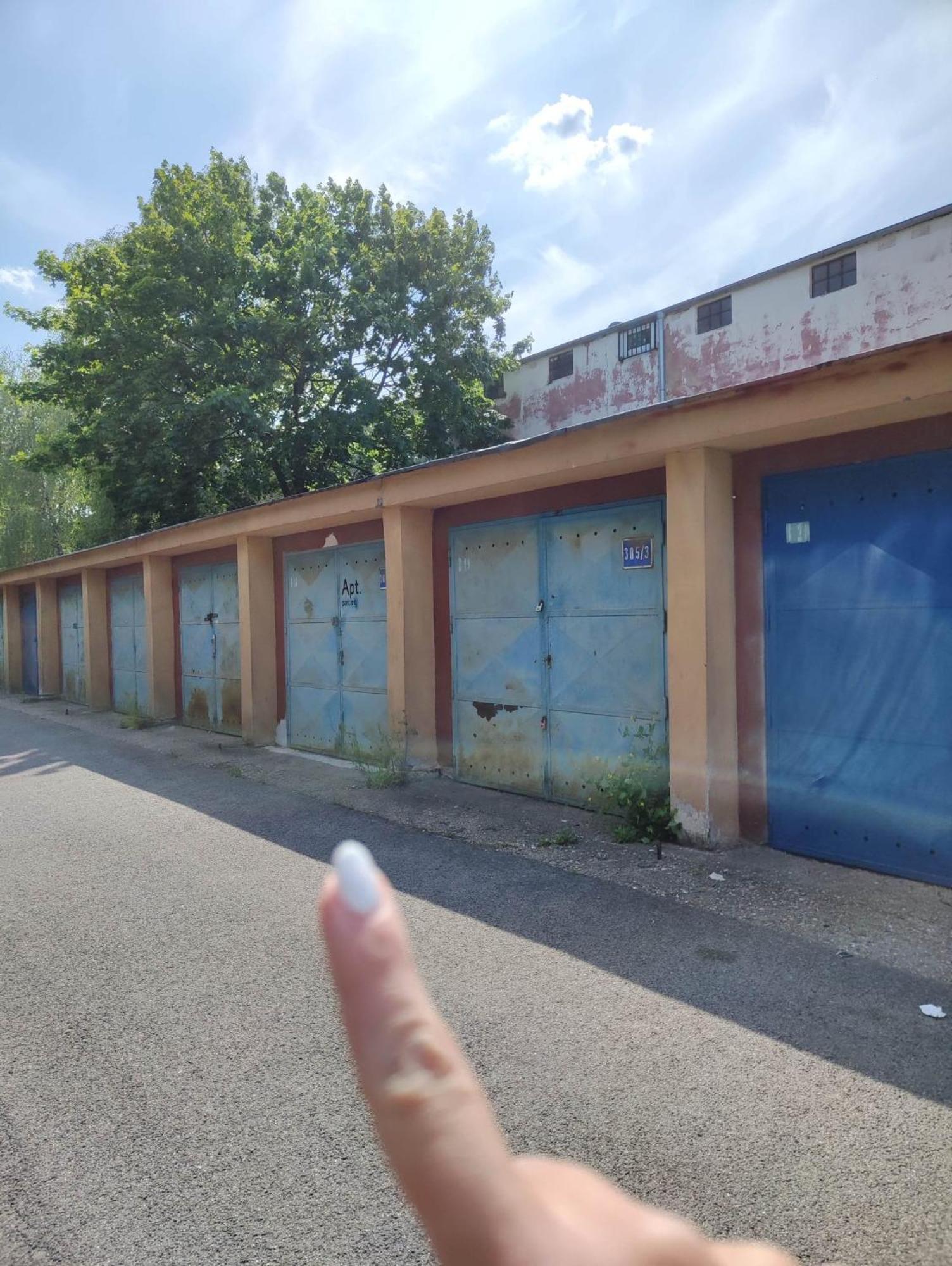 2Br Apt With Free Garage Parking, Close To The Historic Centre Bratislava Exterior foto